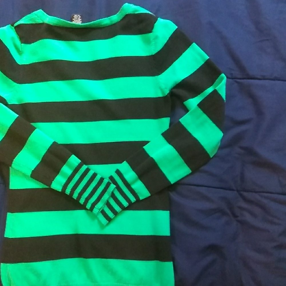 Sweater - Picture 2 of 2